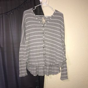 GRAY AND WHITE KNIT TOP